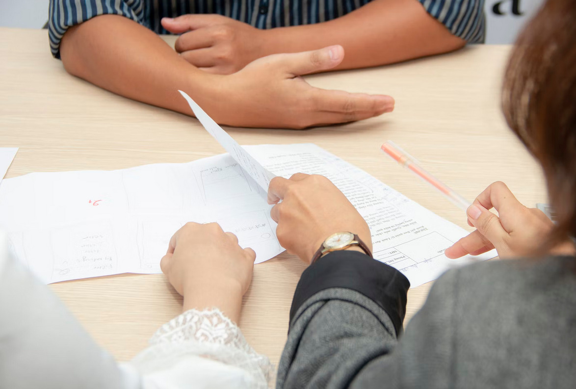 Why You Need To Hire An Attorney For Your Business Clausewitz Reyes